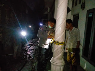 Polsek Siantar Utara Evakuasi Jenazah Ayah dan Anak Korban&nbsp;Kebakaran