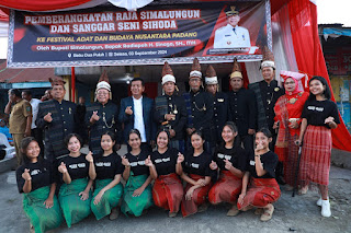 RHS Berangkatkan Hasusuran Harajaon Simalungun dan Sangar Sihoda Ikuti Festival Adat dan Budaya Nusantara di&nbsp;Padang