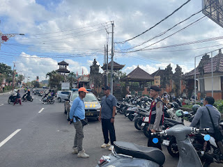 Sambangi Juru Parkir Seputaran Pasar Kidul Bangli, Pawas Berikan Himbauan&nbsp;Kamtibmas